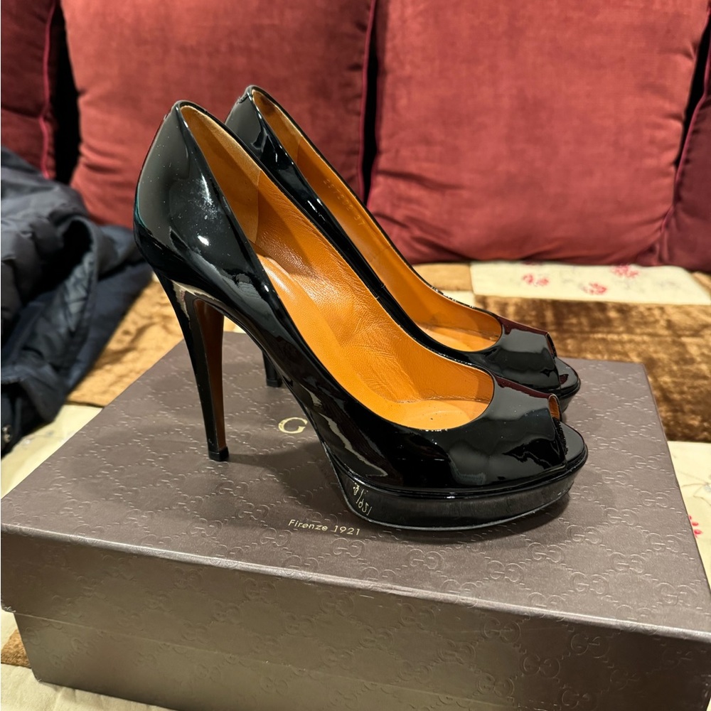 Gucci Womens Vernice Crystal Open Toe Heel Pump Nero Size 37 EU W